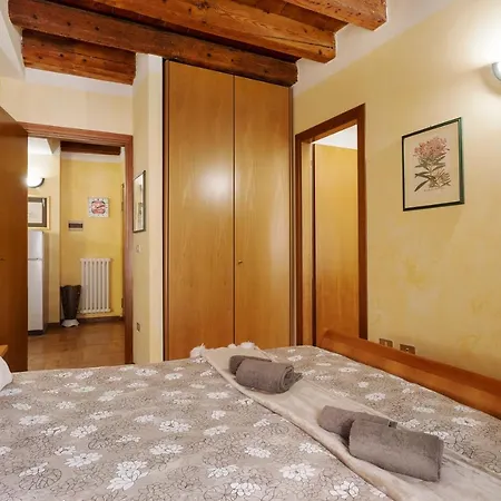 아파트 Guesthost - Citta Antica Charming Flat *
